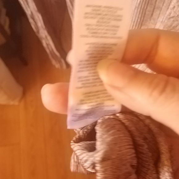 Signature Collection Metallic Bronze Cold Shoulder Top 2X - Picture 5 of 7